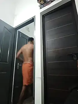 Snapshot of johnsinsexy chatting on January 6, 10:05 pm johnsinsexy online show from January 6, 10:05 pm