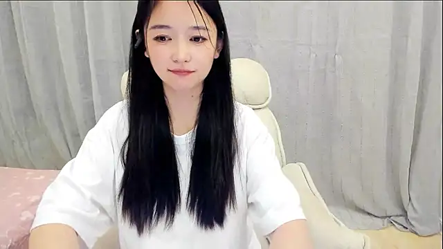 Snapshot of CN-Babycat chatting on October 10, 1:32 pm CN-Babycat online show from October 10, 1:32 pm