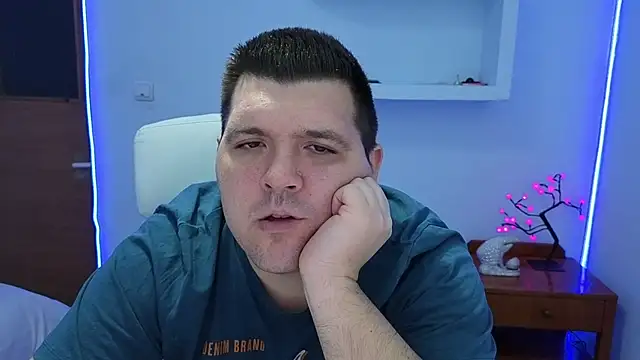 Snapshot of JasonJacks chatting on September 29, 3:33 am JasonJacks online show from September 29, 3:33 am