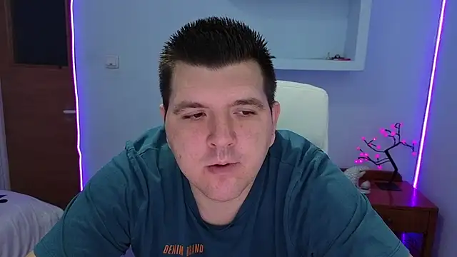 Snapshot of JasonJacks chatting on October 5, 5:50 am JasonJacks online show from October 5, 5:50 am