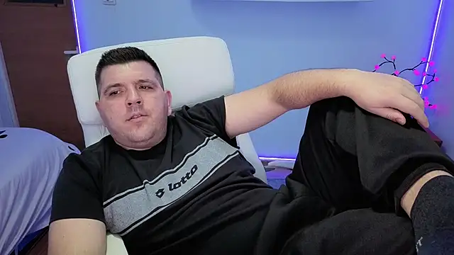 Snapshot of JasonJacks chatting on October 11, 3:32 pm JasonJacks online show from October 11, 3:32 pm