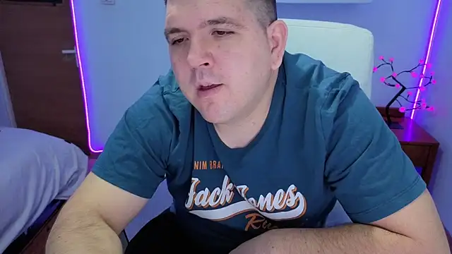 Snapshot of JasonJacks chatting on October 13, 3:06 am JasonJacks online show from October 13, 3:06 am