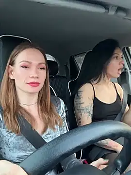 JulliaVegas online show from December 18, 9:25 am