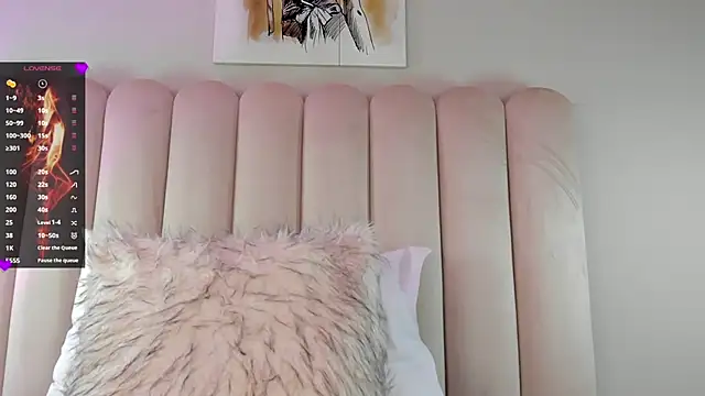 Snapshot of CharlotteDupontt chatting on February 21, 12:50 pm CharlotteDupontt online show from February 21, 12:50 pm