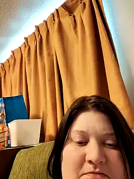 Snapshot of chrissybear84 chatting on December 14, 6:20 pm chrissybear84 online show from December 14, 6:20 pm