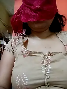 Snapshot of sunita-doll chatting on March 17, 1:43 am sunita-doll online show from March 17, 1:43 am