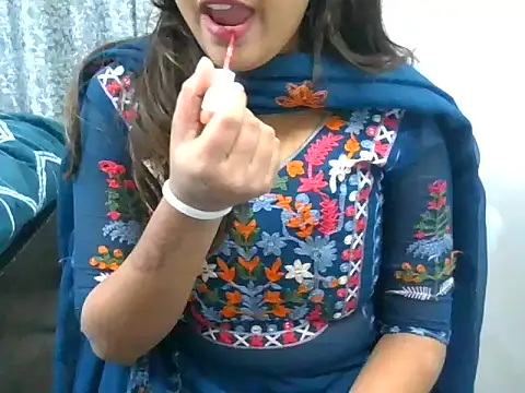 Snapshot of chavi_12 chatting on January 7, 7:06 pm chavi 12 online show from January 7, 7:06 pm