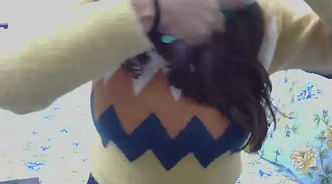 Snapshot of chavi_12 chatting on February 7, 3:12 am chavi 12 online show from February 7, 3:12 am