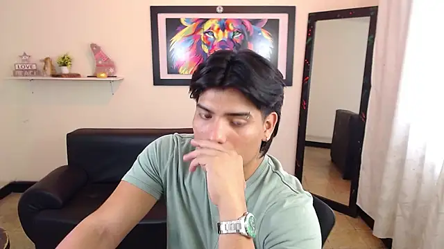 Snapshot of Bigmark18 chatting on December 18, 8:36 pm Bigmark18 online show from December 18, 8:36 pm