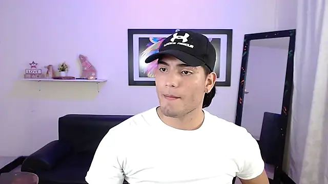 Snapshot of Bigmark18 chatting on December 30, 11:49 pm Bigmark18 online show from December 30, 11:49 pm