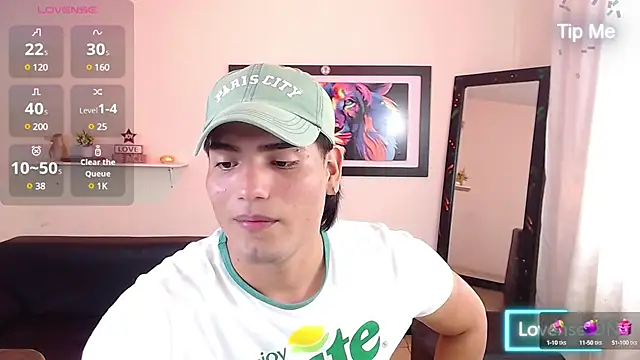 Snapshot of Bigmark18 chatting on January 7, 8:31 pm Bigmark18 online show from January 7, 8:31 pm