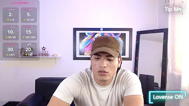 Snapshot of Bigmark18 chatting on January 14, 8:04 pm Bigmark18 online show from January 14, 8:04 pm