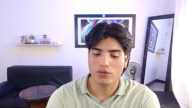 Snapshot of Bigmark18 chatting on January 22, 8:17 pm Bigmark18 online show from January 22, 8:17 pm