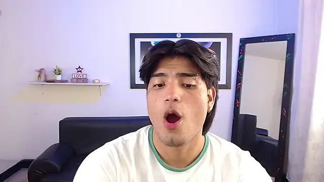 Snapshot of Bigmark18 chatting on January 31, 6:14 pm Bigmark18 online show from January 31, 6:14 pm