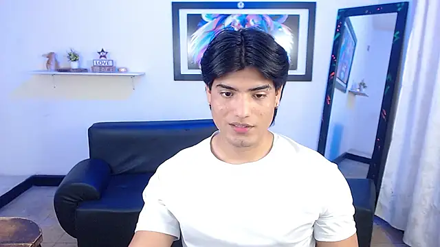 Snapshot of Bigmark18 chatting on February 5, 11:28 pm Bigmark18 online show from February 5, 11:28 pm