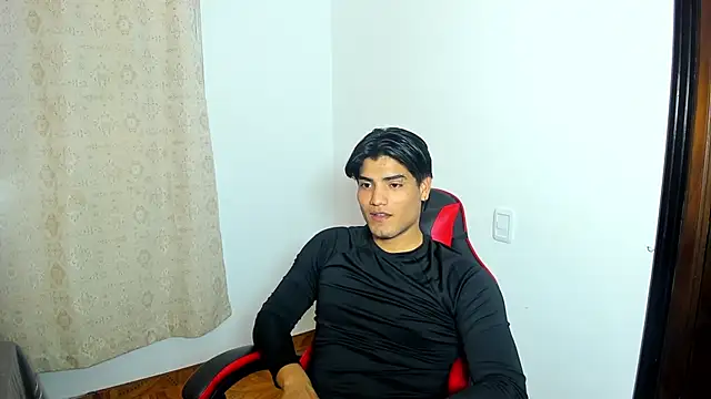 Snapshot of Bigmark18 chatting on March 11, 8:09 pm Bigmark18 online show from March 11, 8:09 pm