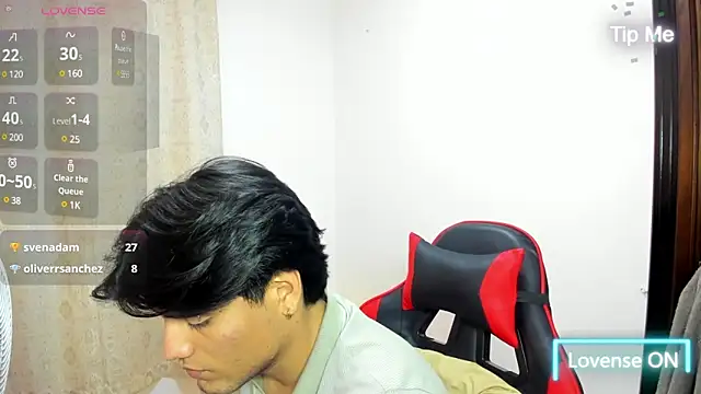 Snapshot of Bigmark18 chatting on March 12, 10:39 pm Bigmark18 online show from March 12, 10:39 pm