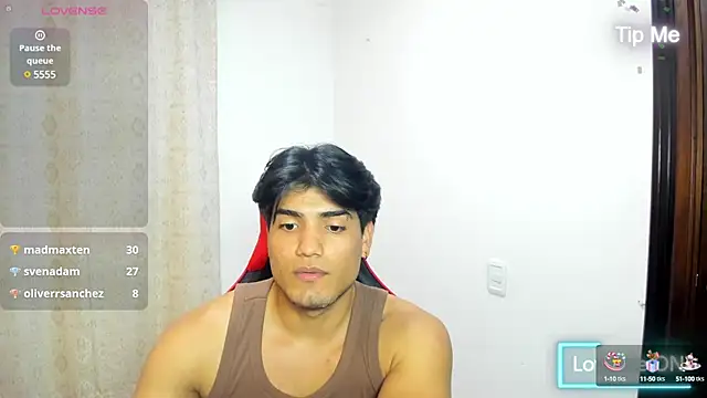 Snapshot of Bigmark18 chatting on March 13, 1:43 am Bigmark18 online show from March 13, 1:43 am