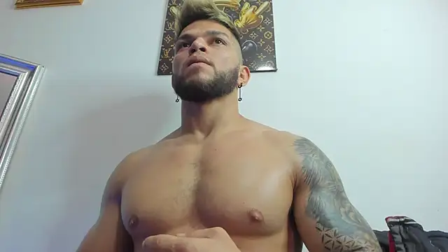 vincent carusso94 online show from January 19, 9:02 pm