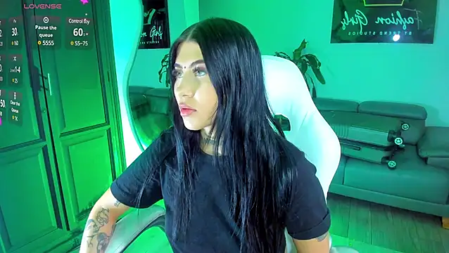 MegganLuna online show from December 20, 8:45 pm