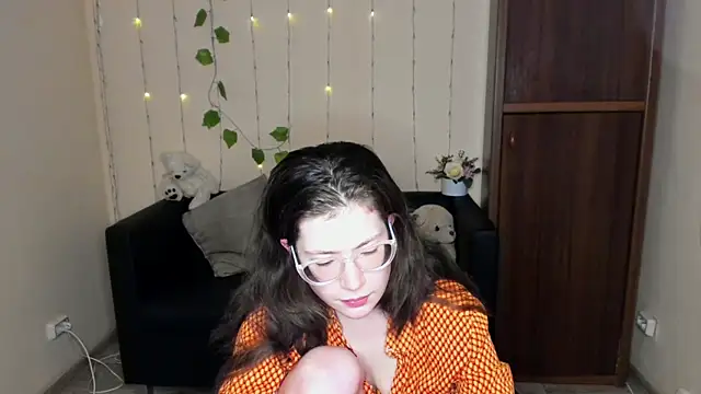 Snapshot of Alicia_redfollow chatting on January 26, 12:33 pm Alicia redfollow online show from January 26, 12:33 pm