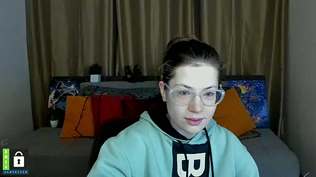 Snapshot of Alicia_redfollow chatting on January 30, 6:32 pm Alicia redfollow online show from January 30, 6:32 pm