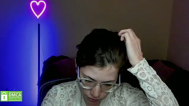 Snapshot of Alicia_redfollow chatting on February 5, 6:26 pm Alicia redfollow online show from February 5, 6:26 pm