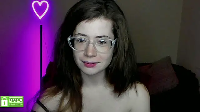 Snapshot of Alicia_redfollow chatting on February 7, 12:28 pm Alicia redfollow online show from February 7, 12:28 pm