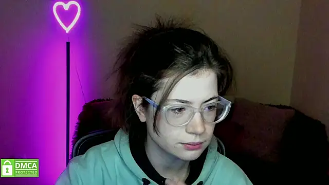 Snapshot of Alicia_redfollow chatting on February 9, 6:22 am Alicia redfollow online show from February 9, 6:22 am