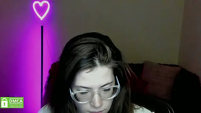 Snapshot of Alicia_redfollow chatting on February 9, 12:30 pm Alicia redfollow online show from February 9, 12:30 pm