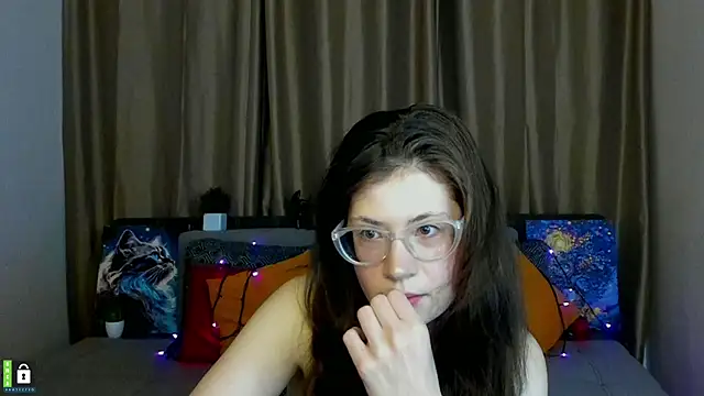 Snapshot of Alicia_redfollow chatting on February 12, 12:37 am Alicia redfollow online show from February 12, 12:37 am