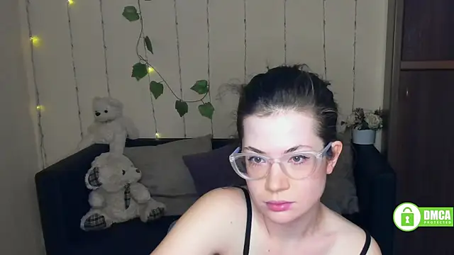 Snapshot of Alicia_redfollow chatting on February 12, 6:30 pm Alicia redfollow online show from February 12, 6:30 pm