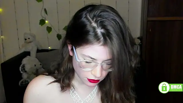 Snapshot of Alicia_redfollow chatting on February 14, 9:24 am Alicia redfollow online show from February 14, 9:24 am