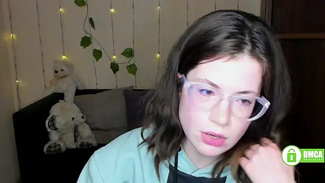 Snapshot of Alicia_redfollow chatting on February 15, 6:23 pm Alicia redfollow online show from February 15, 6:23 pm