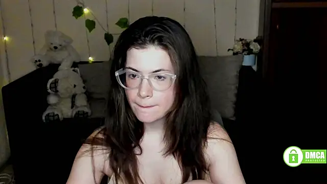 Snapshot of Alicia_redfollow chatting on February 20, 12:30 am Alicia redfollow online show from February 20, 12:30 am