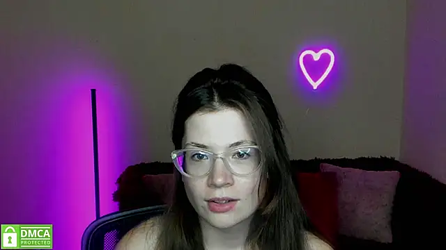 Snapshot of Alicia_redfollow chatting on February 22, 3:47 pm Alicia redfollow online show from February 22, 3:47 pm