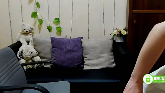 Snapshot of Alicia_redfollow chatting on February 25, 12:24 pm Alicia redfollow online show from February 25, 12:24 pm