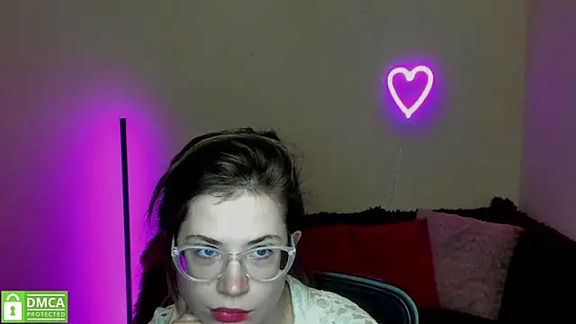 Snapshot of Alicia_redfollow chatting on February 25, 3:27 pm Alicia redfollow online show from February 25, 3:27 pm