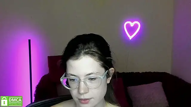 Snapshot of Alicia_redfollow chatting on March 1, 3:49 pm Alicia redfollow online show from March 1, 3:49 pm