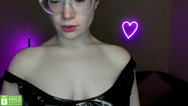 Snapshot of Alicia_redfollow chatting on March 2, 9:31 am Alicia redfollow online show from March 2, 9:31 am