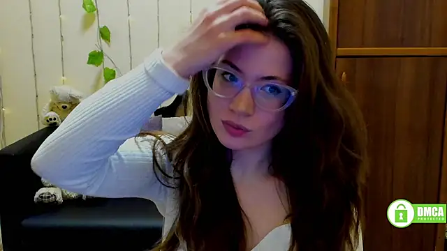 Snapshot of Alicia_redfollow chatting on March 3, 3:53 pm Alicia redfollow online show from March 3, 3:53 pm