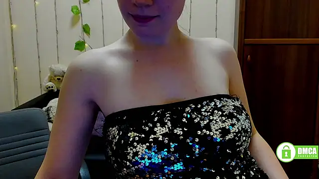 Snapshot of Alicia_redfollow chatting on March 4, 12:44 pm Alicia redfollow online show from March 4, 12:44 pm