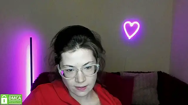 Snapshot of Alicia_redfollow chatting on March 7, 6:24 am Alicia redfollow online show from March 7, 6:24 am