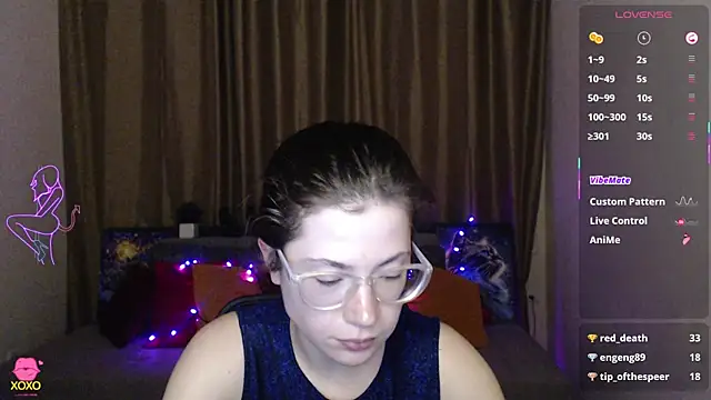 Snapshot of Alicia_redfollow chatting on March 10, 12:29 am Alicia redfollow online show from March 10, 12:29 am