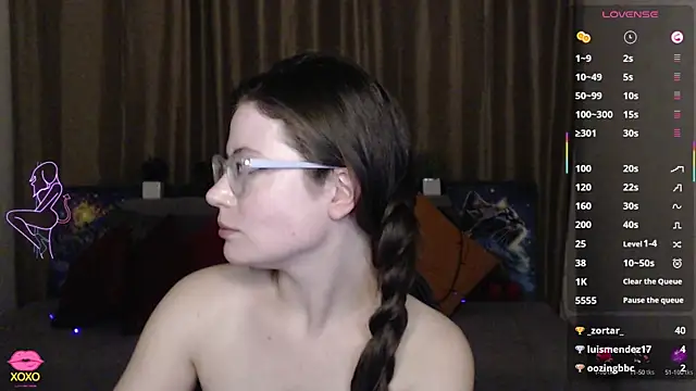 Snapshot of Alicia_redfollow chatting on March 18, 12:27 am Alicia redfollow online show from March 18, 12:27 am