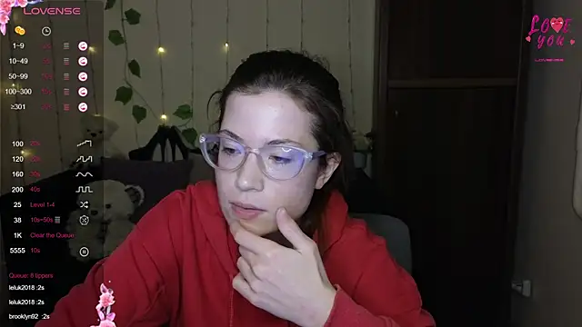 Snapshot of Alicia_redfollow chatting on March 19, 12:12 pm Alicia redfollow online show from March 19, 12:12 pm