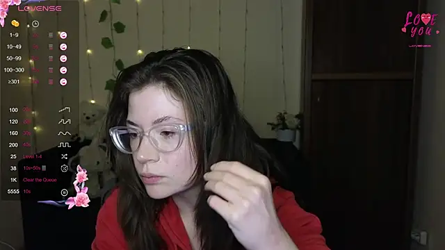 Snapshot of Alicia_redfollow chatting on March 21, 6:18 pm Alicia redfollow online show from March 21, 6:18 pm