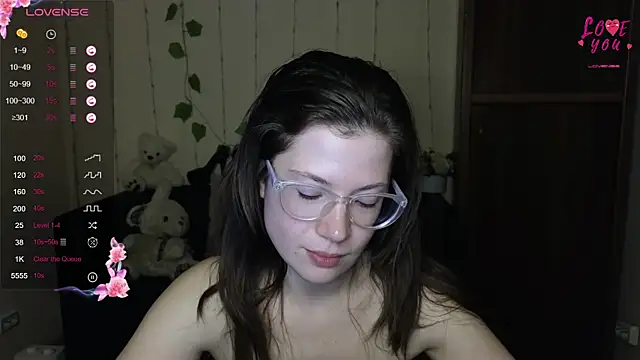 Snapshot of Alicia_redfollow chatting on March 22, 12:25 pm Alicia redfollow online show from March 22, 12:25 pm