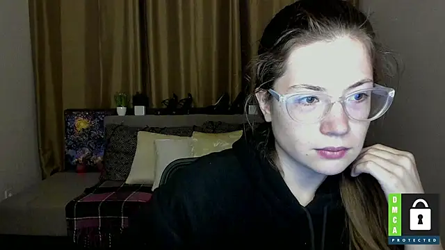 Snapshot of Alicia_redfollow chatting on September 17, 11:23 am Alicia redfollow online show from September 17, 11:23 am