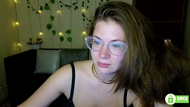 Snapshot of Alicia_redfollow chatting on September 25, 11:58 am Alicia redfollow online show from September 25, 11:58 am